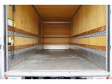 中古車に保証を付ける事は自信のある車両を仕入れ販売する事、 粗悪なエンジン・ミッションの車両を販売しない事、 整備点検をしっかりする事です。 当店とお客様の信用!