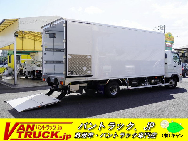 ファイター 冷蔵冷凍車 4t ワイド ベッド付 低温 格納ゲート