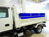 荷台内寸:300&times;159&times;38 新明和/SD2-32 三方開 手動シート(開き止め付) リアアオリ左右ピン差し加工 鳥居上部左右角出し(脱着可)/枕木取付 右シャシリアスライド用スイッチコード