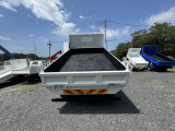車両後面:荷台に大きな凹凸無し、塗装済で汚れも無しです♪積載3900㎏!! ◎◎高価買取実施中◎◎ご愛用のお車を高価買取しています。少しでも良い価格をご提案できるよう努めております。まずはお気軽にご相談ください