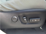 運転席パワーシート 背中部のエアバック(膨らむ)もございますのでより快適な運転姿勢でドライブ出来ます。