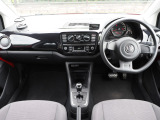視界の良い運転席まわり。初めて輸入車に乗る方にもおすすめです。