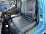 車内3人乗り仕様!