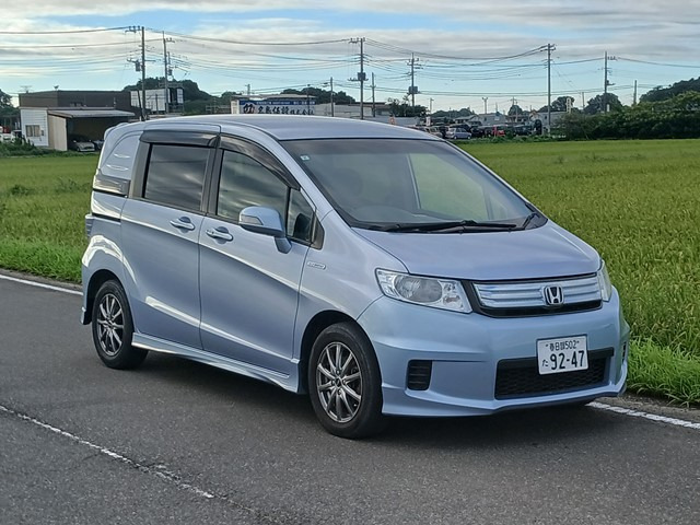 ホンダ フリードスパイクハイブリッド 