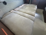 ダイネットも簡単にベッド展開可能です!寸法は180cm&times;94cmとなっております!
