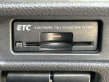 ETCユニットは運転席右側にセッティングされており、カードの出し入れが多い方にも安心です