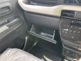 ☆小物入れが多いので使いやすい♪お見逃し無く!!お問い合わせはTEL06-6430-1230 E-mail cars_genesis2007@yahoo.co.jpまで!!☆