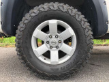 純正18インチアルミホイール(BFグッドリッチマッドテレーンタイヤ 35&times;12.50R18LT)!