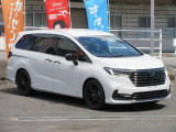 内外装の随所にブラック加飾を取り入れたBLACK EDITION!!