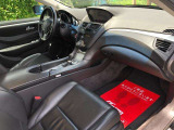 内装は黒革でパノラマツインルーフ搭載!運転席・助手席シートヒーター装備で豪華内装です!純正ナビでDVDビデオ・Bluetoothオーディオ・USB・AUX対応!スマートキー!プッシュスタート!ETC!