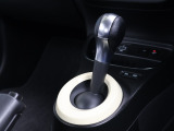1.5Lエンジン並みのパフォーマンスを発揮する0.9Lターボエンジンとスムーズな変速を実現するマニュアルモード付き電子制御6速ATを搭載し、ひとクラス上の車のようなパワフルで快適な走りを実現!!