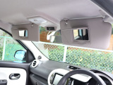 防眩式ルームミラーや運転席&助手席バニティーミラー、マップランプ[LED]、ラゲッジルームランプ[LED]、キーイルミネーション[ブルー]、トノカバー、タイヤ空気圧警報など快適装備も充実しております♪