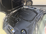 5.0L V8スーパーチャージャー搭載。最高出力550psを発揮するF-TYPE Rの心臓部です。