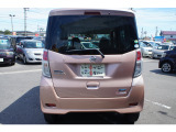 自動車保険もご相談ください。当店は三井住友海上、あいおいニッセイ同和損保の代理店です。保険担当が万一の際は連携を取って迅速にご対応致します。代車・レンタカーもご用意できますのでご安心ください。