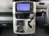 インパネAT車!サイドブレーキはフットタイプで便利!オートエアコンですのでとても簡単で快適に過ごせます!その他オプションも可能ですのでお気軽にご相談下さい!お問い合わせお待ちしています!