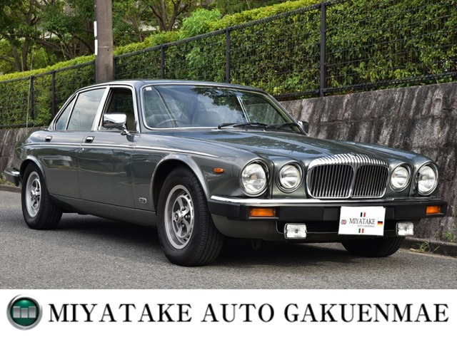 ディムラー ダブルシックス 