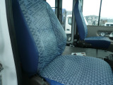 運転席座面程よく綺麗です☆焦げ穴・シミはありません☆