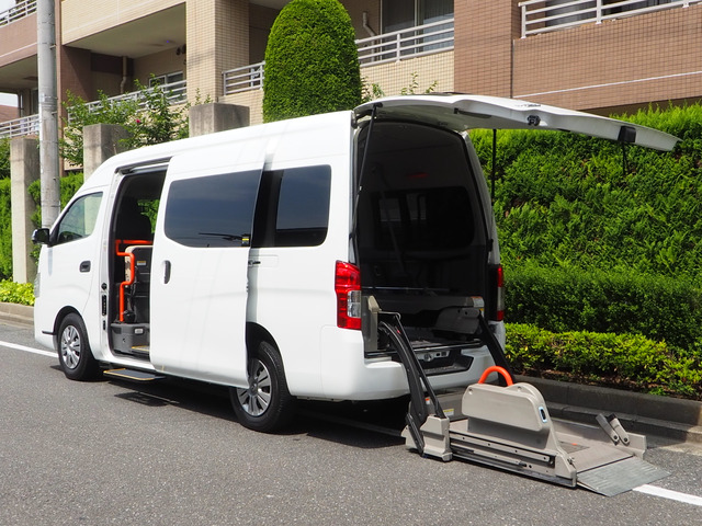 日産 NV350キャラバン 