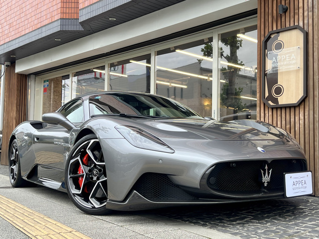 MC20 3.0 純正OPフルカーボン ブラウン本革内装
