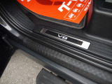 V8専用イルミネーテッドトレッドプレート