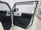 【全国納車OK】 現車をご覧になれないお客様でも、安心してお車をご購入いただける環境を整えております。 色々な角度から撮影したたくさんの画像など豊富な資料送りいたしております。