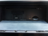CD,DVD,SDカードスロットル。