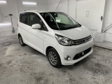 お車と一緒に新品タイヤ(ホイール付き)をご希望の方にはお得な価格にてご提供しております。常時在庫がありますので、いつでもご確認いただけます。