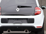一般的なコンパクトカーとは異なるエンジンをリアに据えるというイノベーション[RRレイアウト]により想像を超えた敏捷性と広いキャビン、軽自動車並みの小回り性能を実現!!