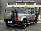 ディフェンダー 110 X ダイナミック HSE 3.0L D300 ディーゼル 4WD エアサス ブラッ...