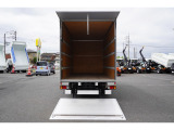 新車注文も扱っております。未使用の車などお得で納期が早いトラックもたくさん置いてありますのでご覧ください。