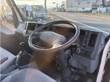 2990cc 1.5t 1.5トン 平ボディ 4WD 荷台内寸308&times;158 内外装仕上げ済み 積載1500Kg 5速 5MT ディーゼル パワーウインドウ