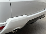【障害物センサー】車両感覚が掴みにくい狭い駐車場で大活躍!障害物との距離感に合わせて、音で運転者に知らせてくれるとても便利な装備付きです。