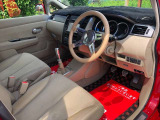 運転席周り等も綺麗な状態です。