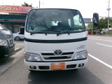 スタッフが車内を綺麗にクリーニングしております☆