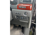 運転席まわりのスイッチ類です。
