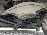 リアよりの車両したアングルです。VOVOでは、車両下の画像も撮影してネットアップしております。お値段が近しい車両を検討された場合は下回りもご確認ください。