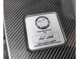 パフォーマンスパッケージ専用カーボンファイバー製エンジンカバー