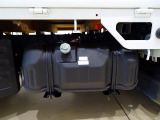 燃料タンク63L タイヤ止め2個 シャーシは 錆止め/マフラー塗装 仕上げに力を入れています。