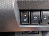 運転席にはシートヒーターが装備されてます。女性には人気のアイテムです♪
