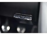 【徹底した納車前点検】ご納車前に、担当整備士と営業担当がエンジン、ミッション、エアコン等、内装の計器一つまで全て細かく点検を行い、約100キロの走行テストを夜間、高速走行を含め実施致しております。