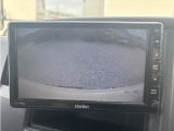 後ろの確認しづらいトラックですが、カラーバックカメラ装備のためバックも楽々です!
