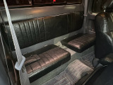 【セカンドシート】 セカンドシートは大人二人が乗ったら正直狭いですが荷物置き場には使えそう、、、!