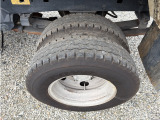 リアWタイヤ:ラジアル サイズ:195/85R16 左右外側2本は溝のこり少、内側は溝もあるのでそのままご使用可能な状態です!