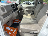 気になるシート破れなどもなく、比較的きれいな車両です!!