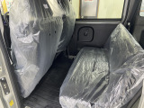 【雨の日も大丈夫】 雨の日や夜に中古車は選びにくいですよね。でも当店なら安心。電話予約を頂ければ明るい屋根下へ移動しておきます。じっくりご覧いただけますヨ(^^)v