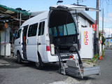 福祉車両チェアキャブリフター10人乗り車いす2名+8名