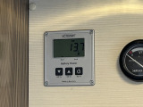 バッテリーモニターは残量、電流、電圧を確認できます!