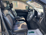 運転席 目立つ傷等ありません。
