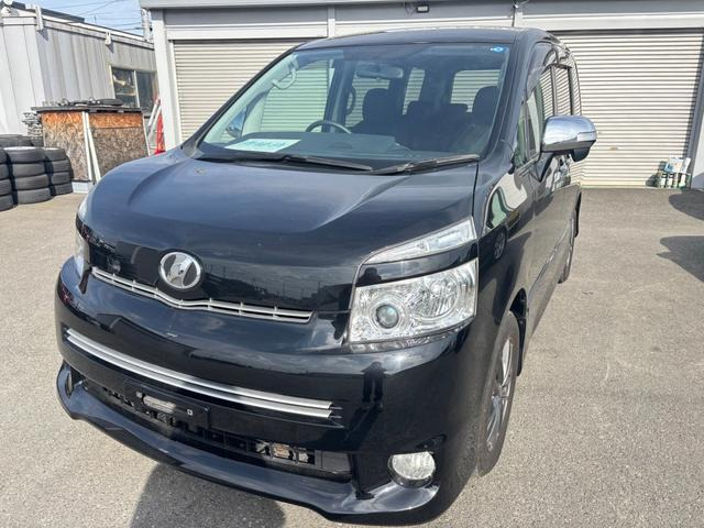 ヴォクシー 2.0 ZS 煌II 4WD 両側パワスラ 3列シート ダブルエアコン