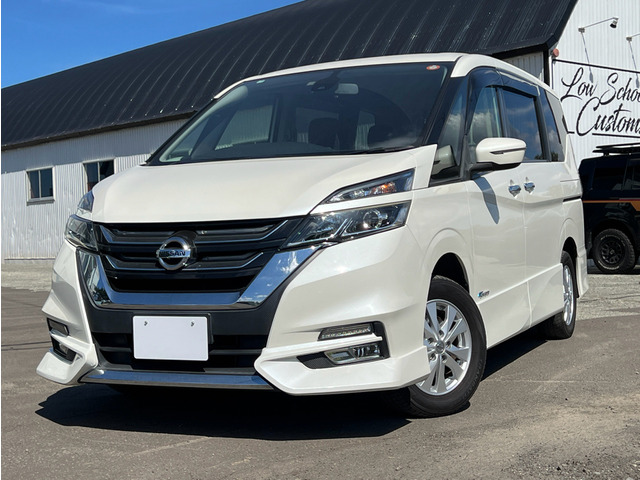 セレナ 2.0 ハイウェイスター 4WD 両側電動ドア・地デジ・リアモニター